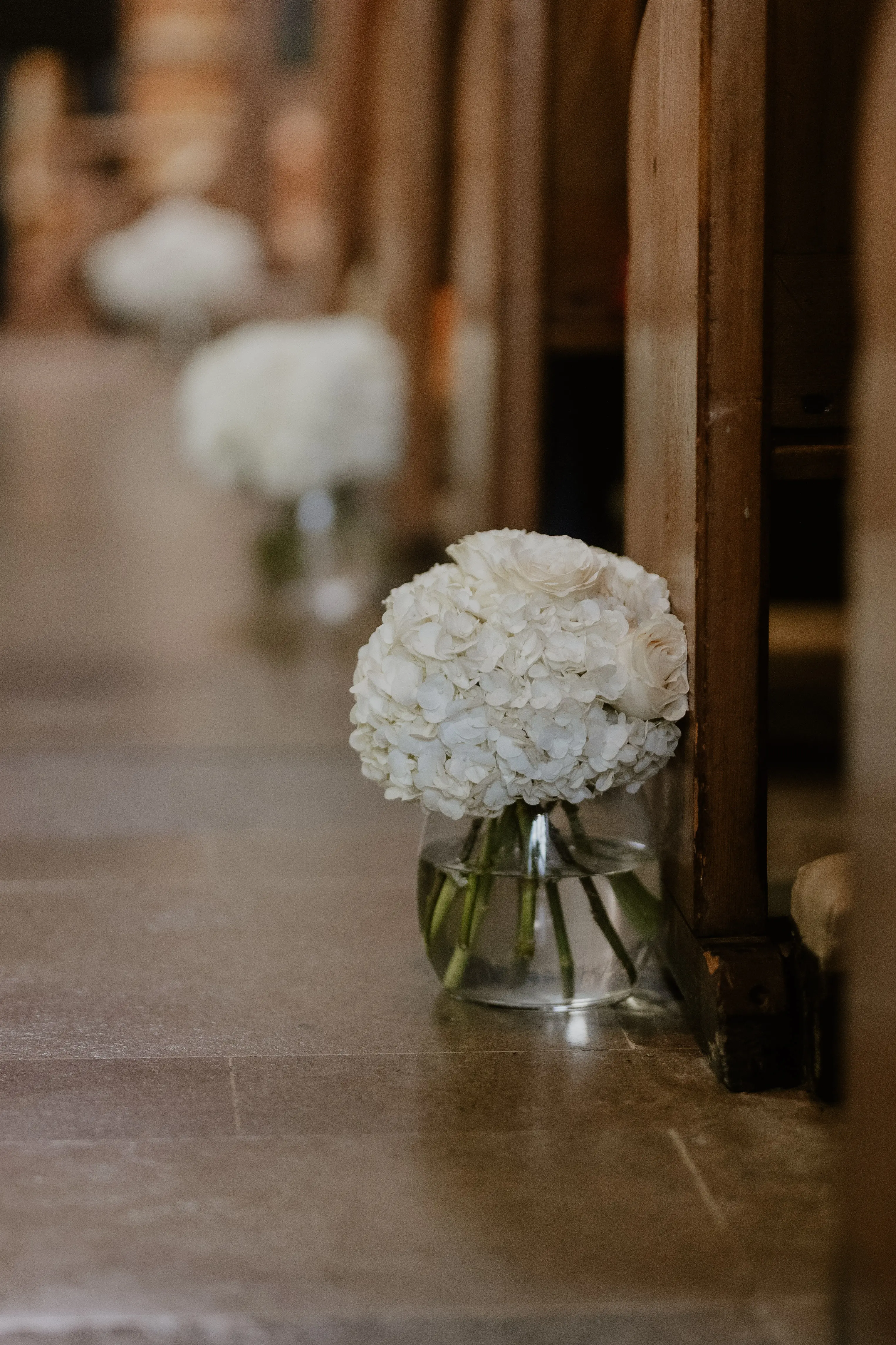 White wedding styling trends. Church flower ideas
